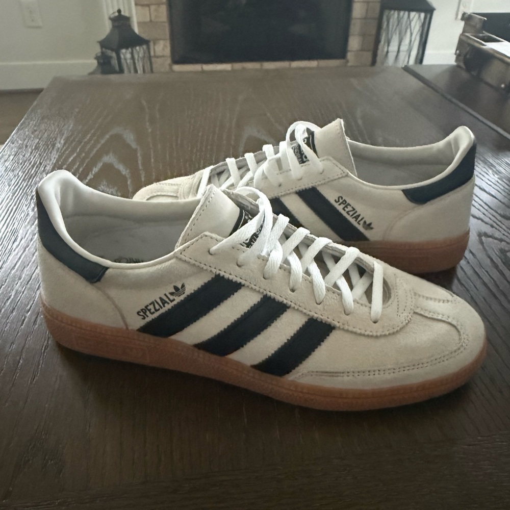 Adidas Handball Spezial Aluminum and Black Sneakers Women’s 9.5 (Fits like 10)